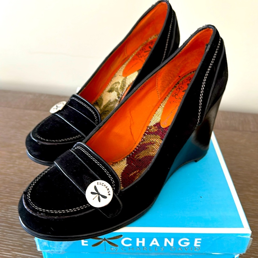 Exchange by Charles David Black Suede Wedge Loafers, Sz 9, never worn
